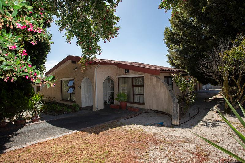 3 Bedroom Property for Sale in Protea Heights Western Cape